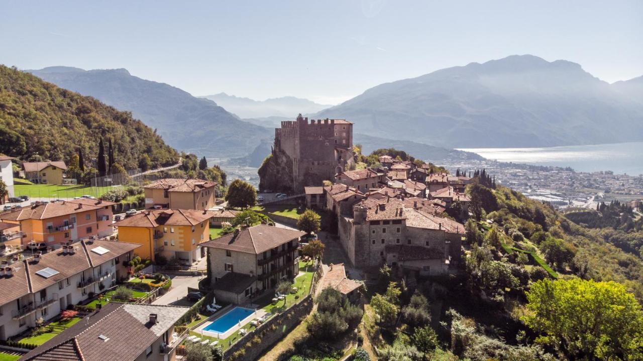 Hotel Antica Croce - Gardaslowemotion Tenno Eksteriør billede